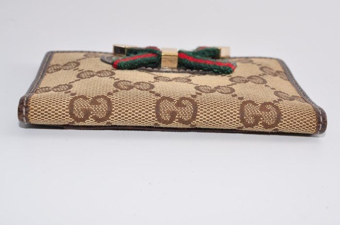 Gucci web wallet