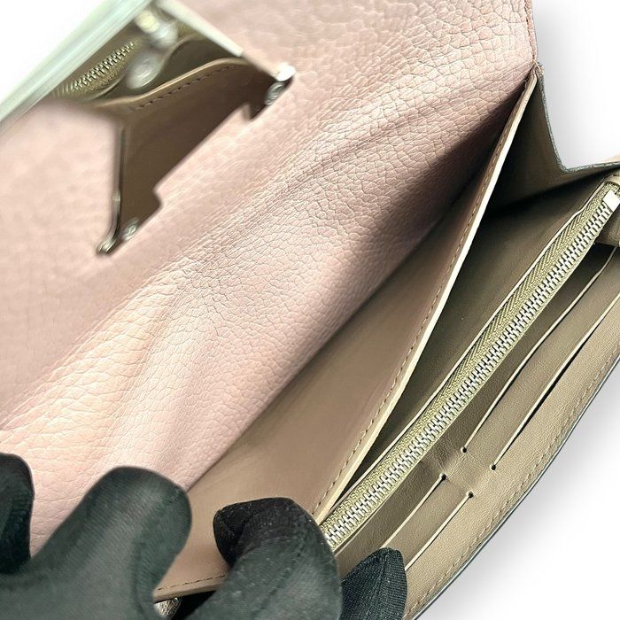 Louis Vuitton Capucines Taurillon Leather Wallet