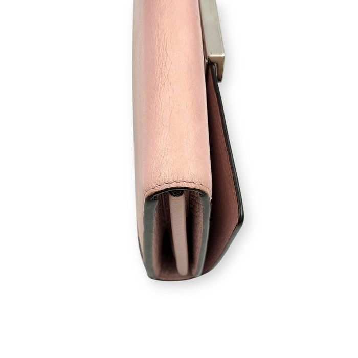 Louis Vuitton Capucines Taurillon Leather Wallet