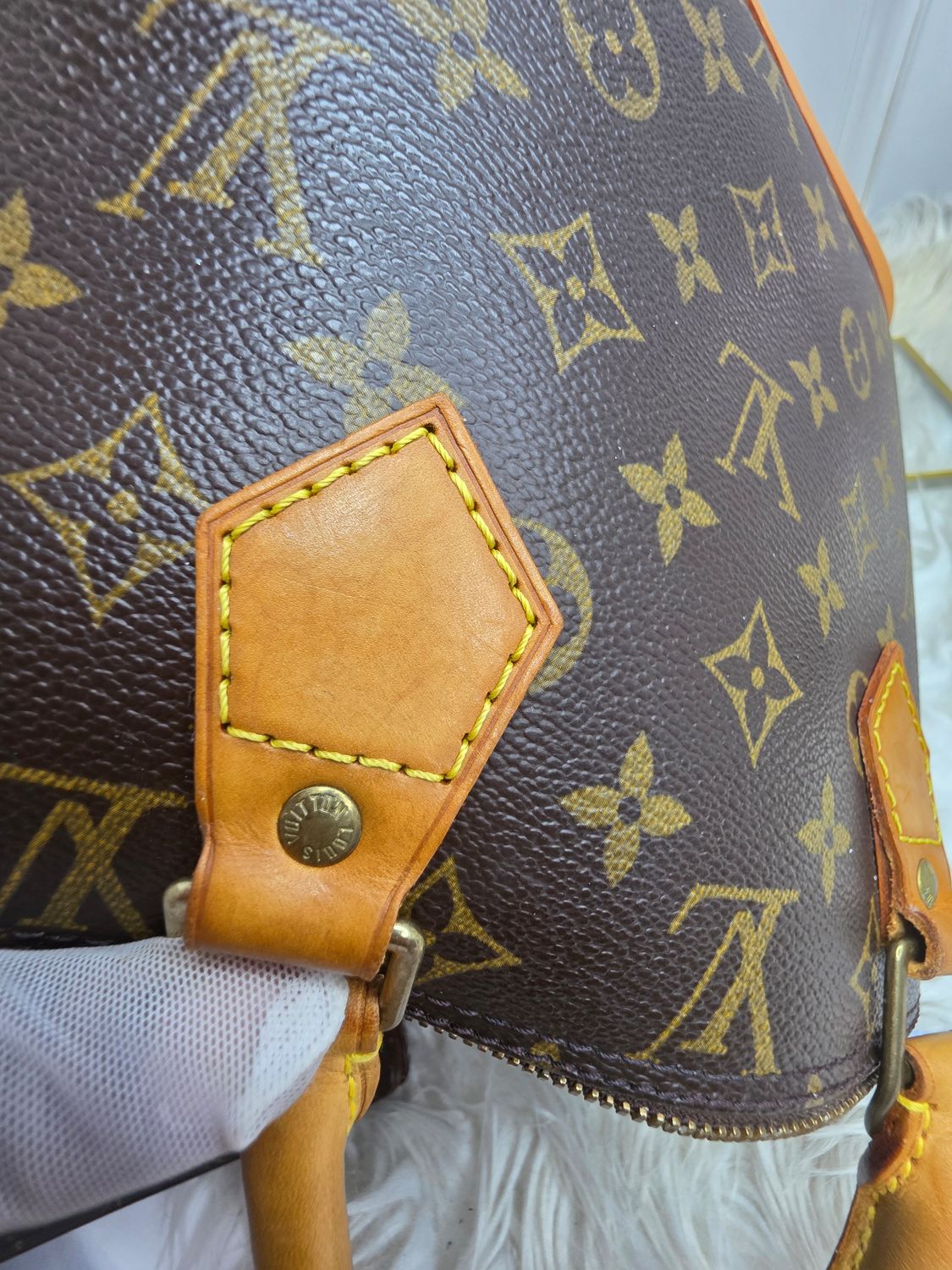 Louis Vuitton Alma Monogram PM