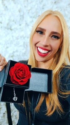 SURPRISE BOX WITH ROSE AND HEART SHAME