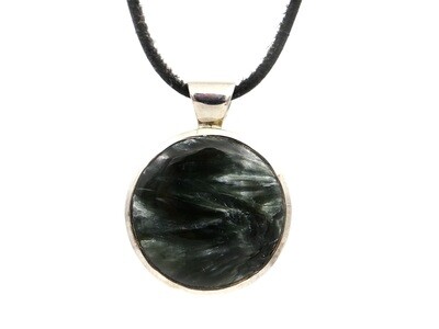 Pendants with metal