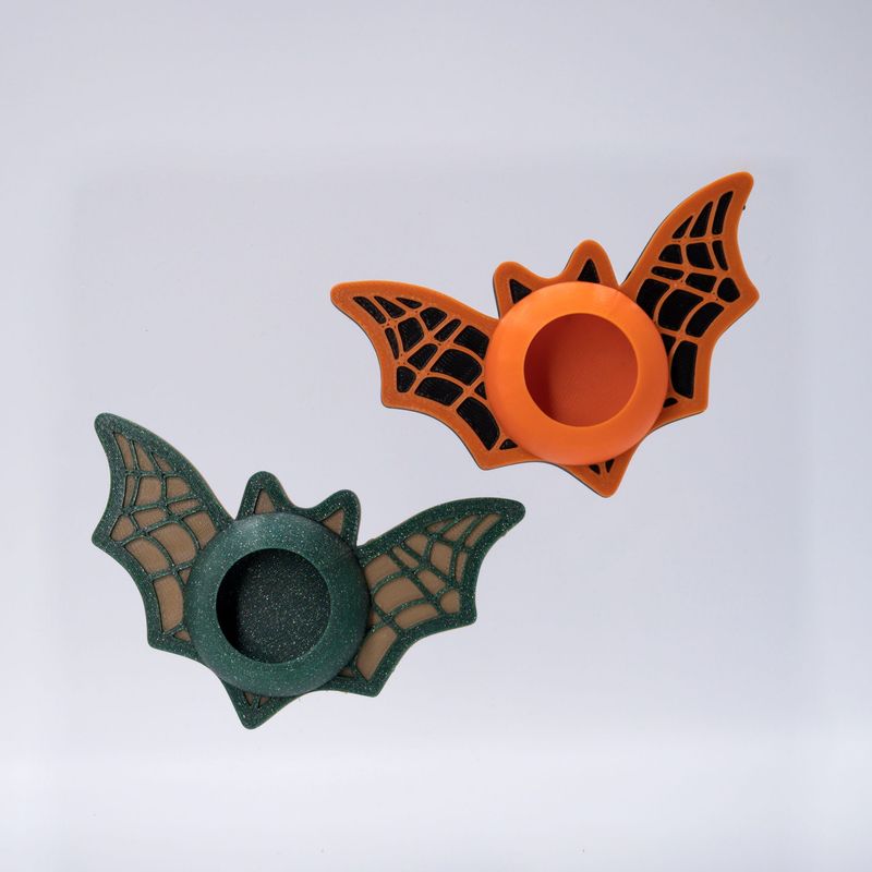 Tiny Hood Bat mit Magnet Tiny Hood Bat mit Magnet