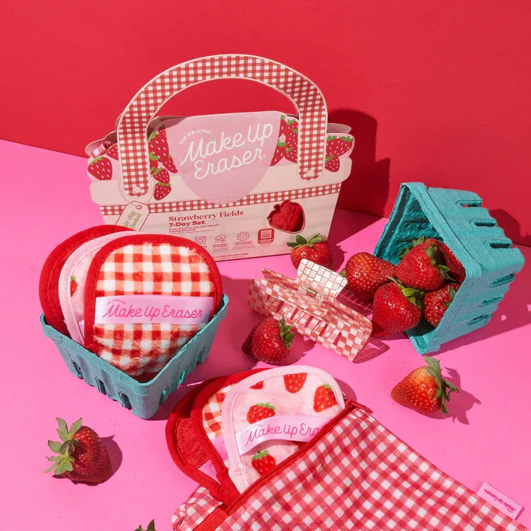 The Original Makeup Eraser Strawberry Fields 7 Day Set