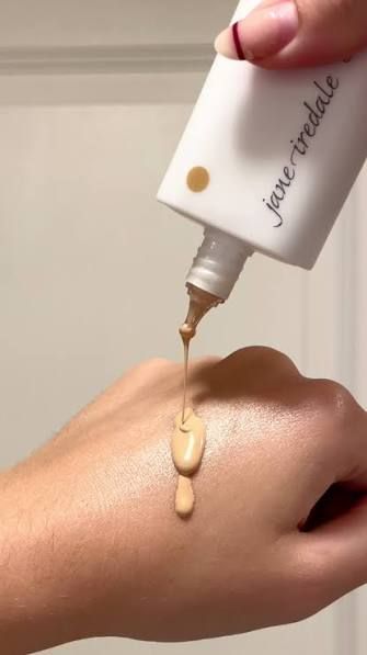 Jane Iredale Glow Fixation Spf 40- Light Medium to Medium