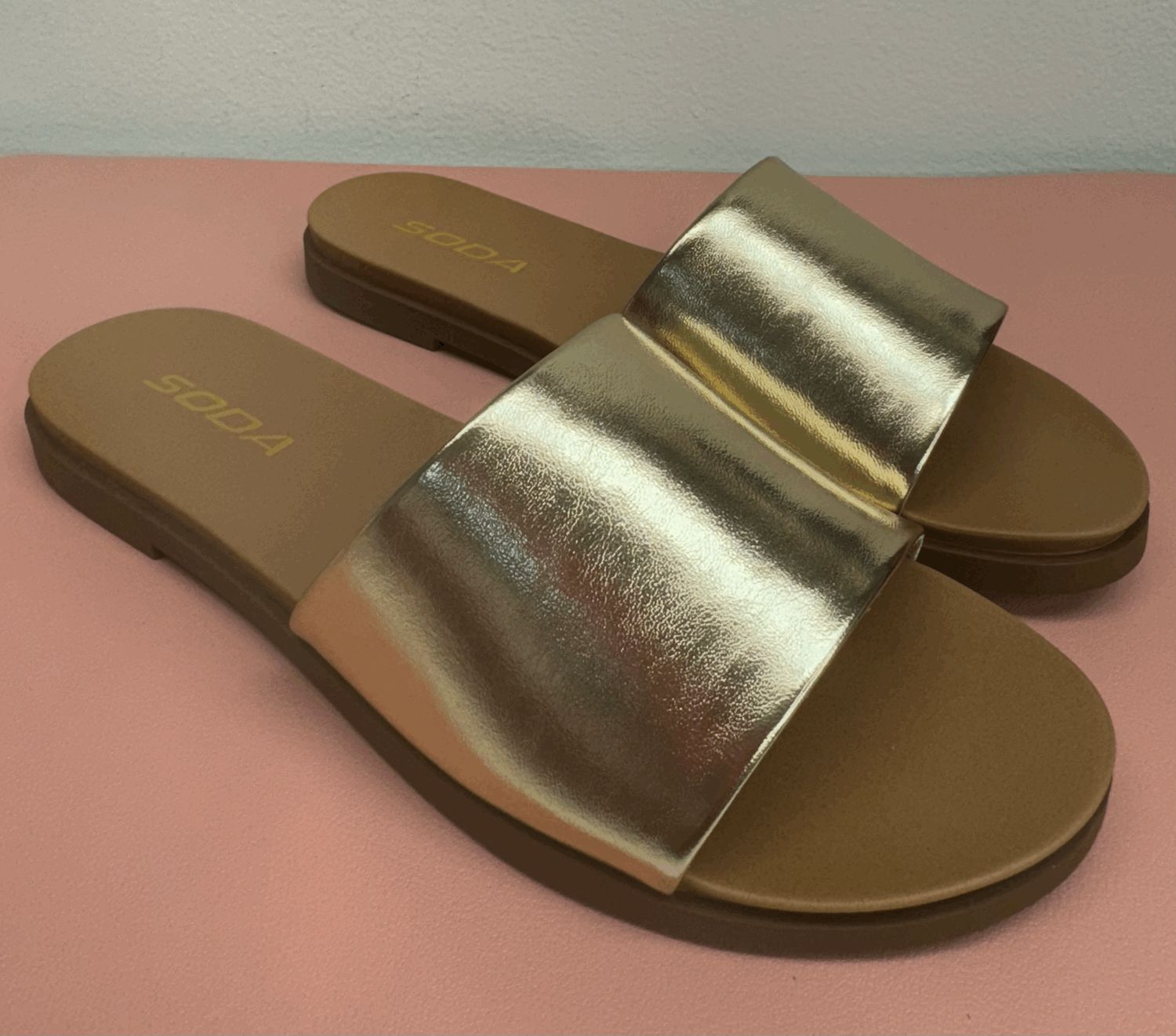 SANDALIA FLAT ESTILO BOARD GOLD