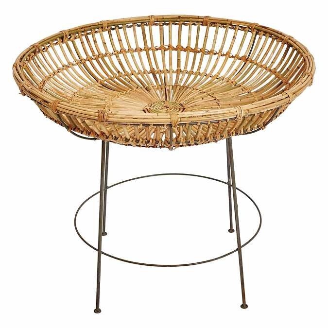 Hand-Woven Arurog Table w/ Metal Legs / 31" Round x 25"H
