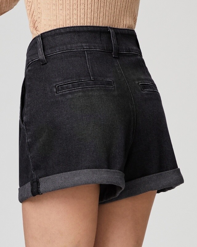 Beth Short / Black Lotus