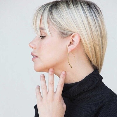 Petite Bow Earring / Silver