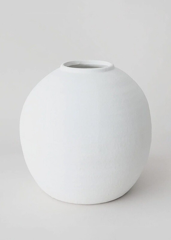 Konos White Concrete Vase