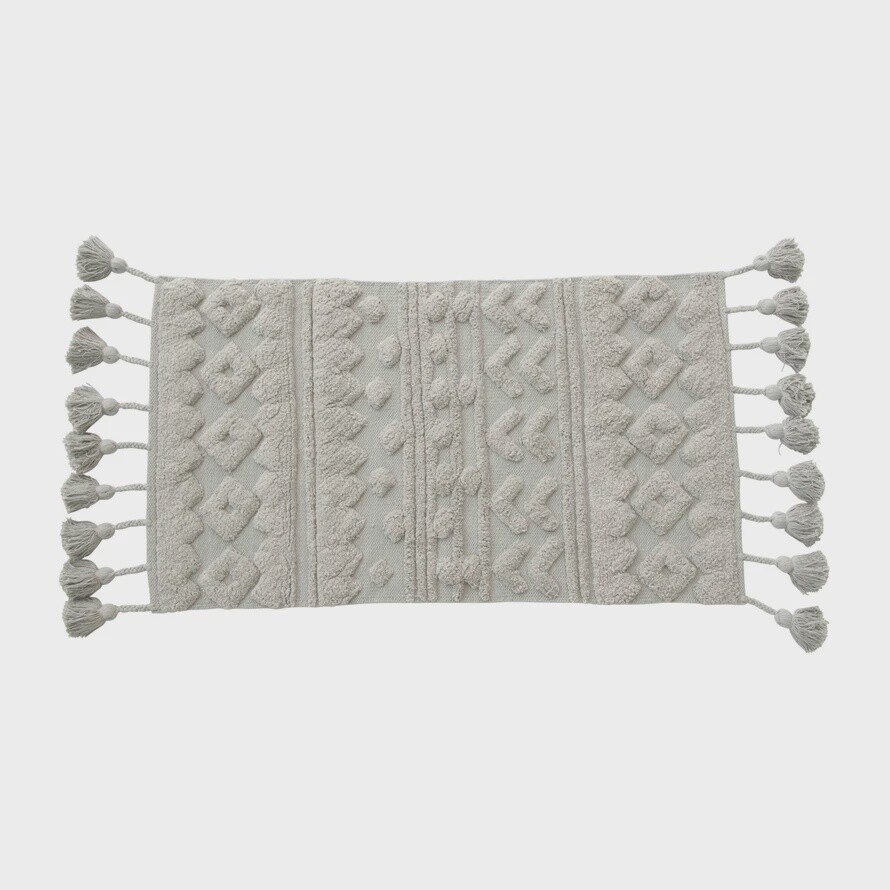 Cotton Tufted Rug w Tassels /  2 x 4.5