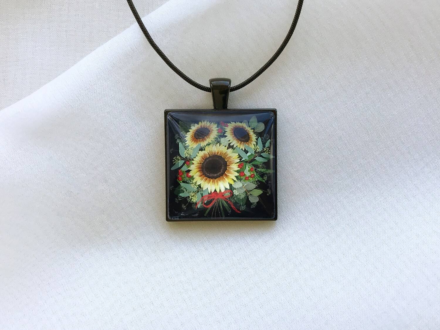 SUNNY DAYS PENDANT