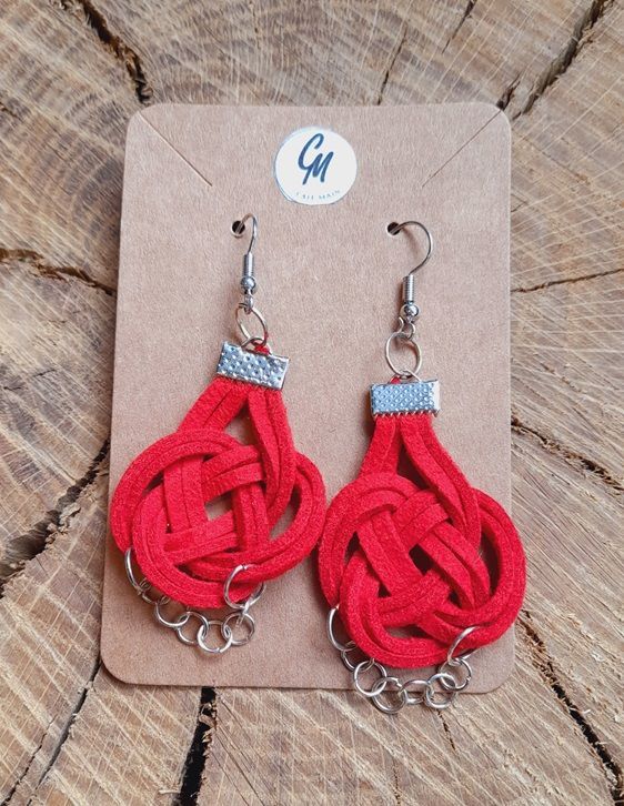 Boucles d'oreilles en cuir suédé rouge