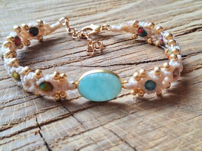 Bracelet avec intercalaire et perles