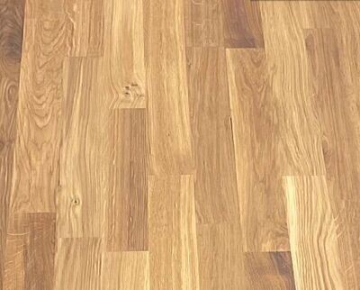 Berg&Berg Schiffsboden Wildeiche gebürstet geölt bmessungen:2390mm x 198mm x 14mm (LxBxH)
Nutzschicht: 3,8mm
Verpackungseinheit: 2,84qm
Oberfläche: gebürstet und geölt für eine tolle Haptik
Verlegearten: Parkett kann schwimmend auf einer Viscoh-Trittschalldämmung verlegt werden oder vollflächig verklebt