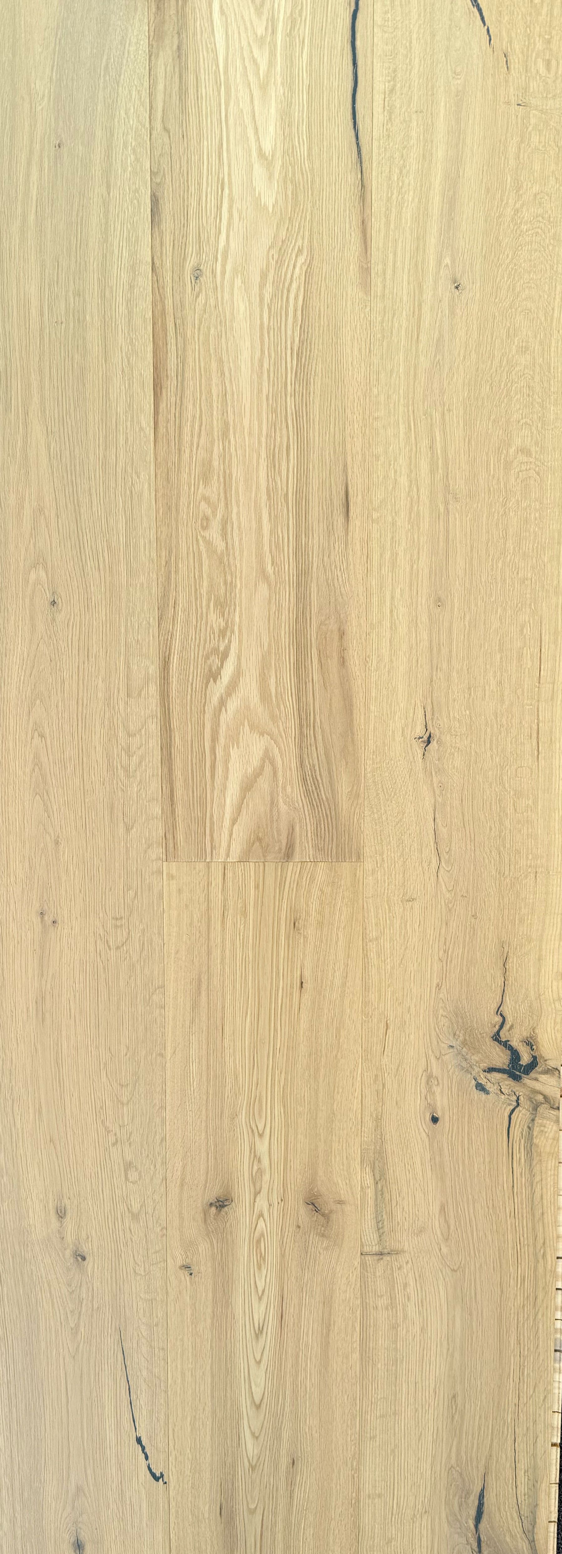 Landhausdiele Eiche handgehobelt Rohholzeffekt geölt