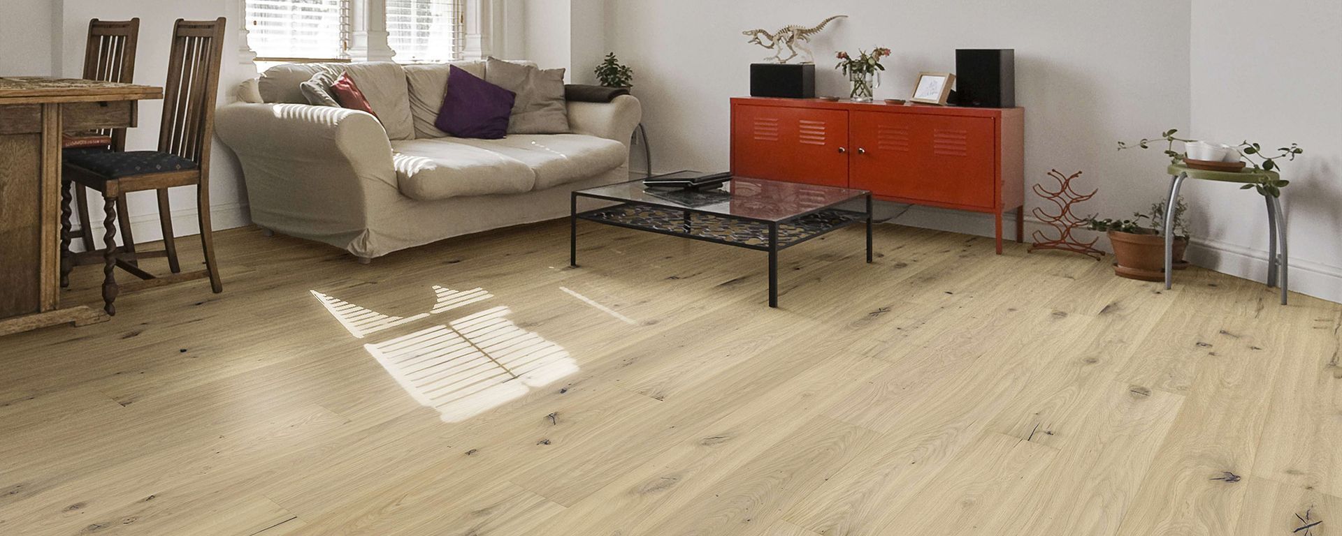 Landhausdiele Eiche Trentino handgehobelt Rohholzeffekt