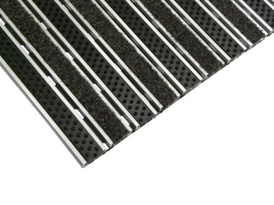 ALU Entrancemat with brush and Clean-off insert