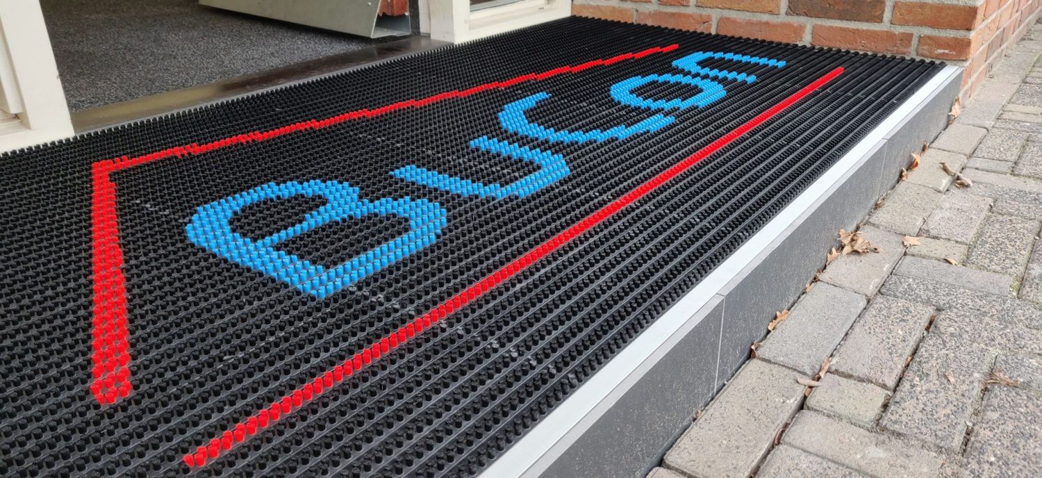 LOGO - brush mat with logo