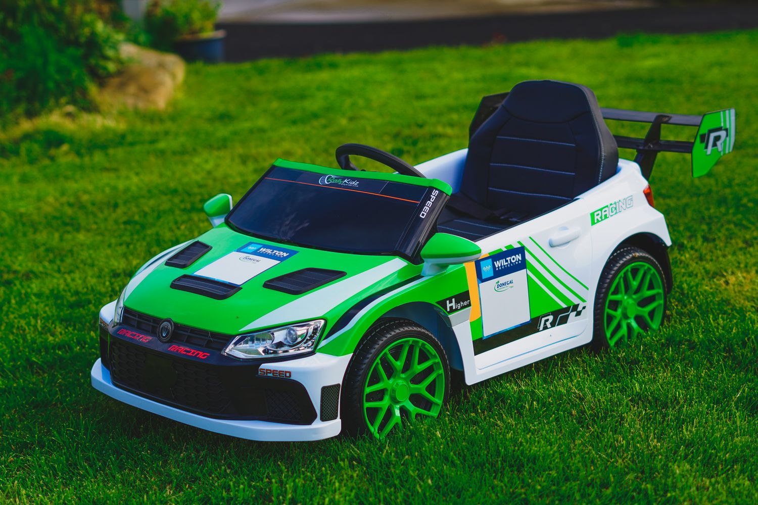 WILTON RECYCLING DONEGAL INTERNATIONAL RALLY ELECTRIC RIDE ON RALLY CAR GREEN