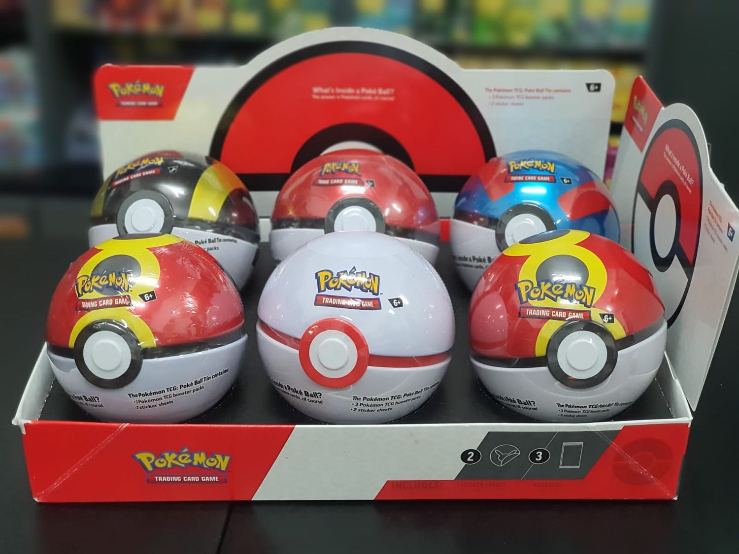 E25 Poke Ball Tin