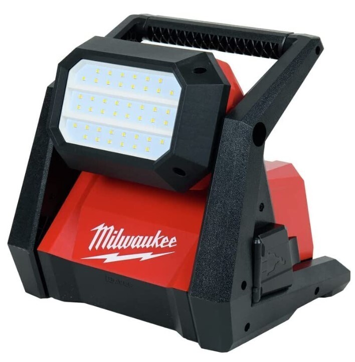 Milwaukee M18 ROVER Dual Power Flood Light