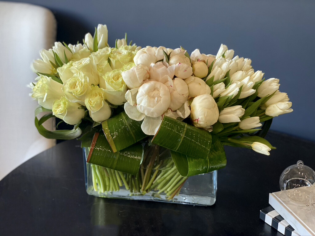LUXURY FLOWER DESIGN WITH PEONIES, ROSES AND TULIPS