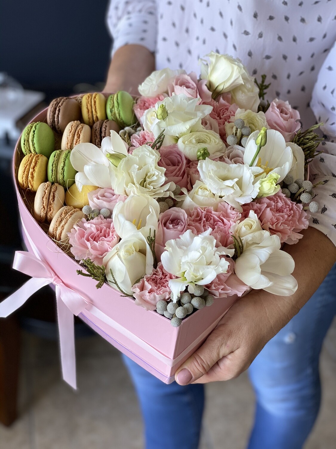 Elegant Gift Box With Fresh Flowers And Macaroons