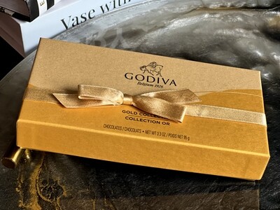 Veuve Clicquot Brut Champagne with Godiva Chocolate Box