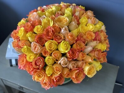 Autumn Melody | 100 Mix Color Roses in a vase