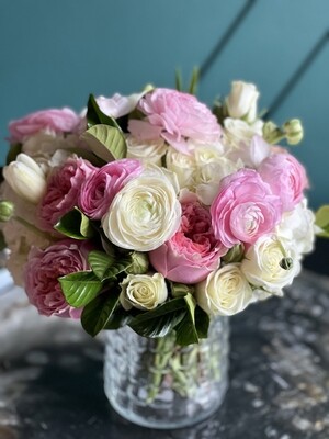 Delight | Vased Flower Arrangement