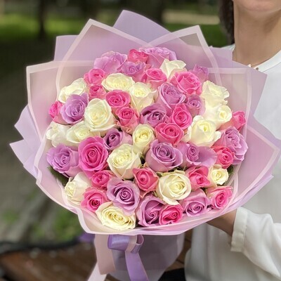50 ASSORTED ROSES BOUQUET IN LIGHT COLORS