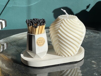 Set - Scented large candle and matches