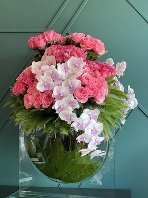 Full Bloom | Grand Flower design in modern vase