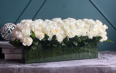 Ivory Cloud | 100 roses in low vase