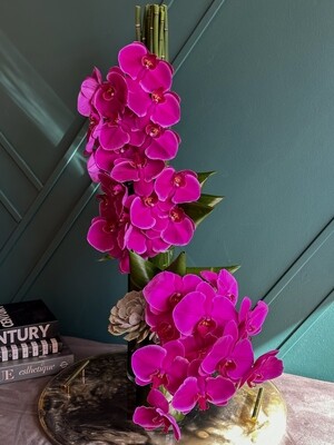 Set of 2 vases with Phalaenopsis orchids