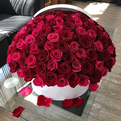 100 red and hot pink roses design in a box