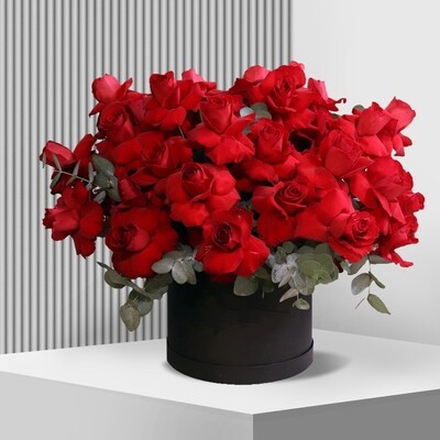 50 Grand Red Roses In A Box