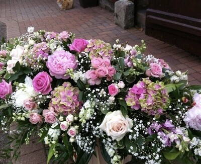 Mixed Pink Main Coffin Tribute