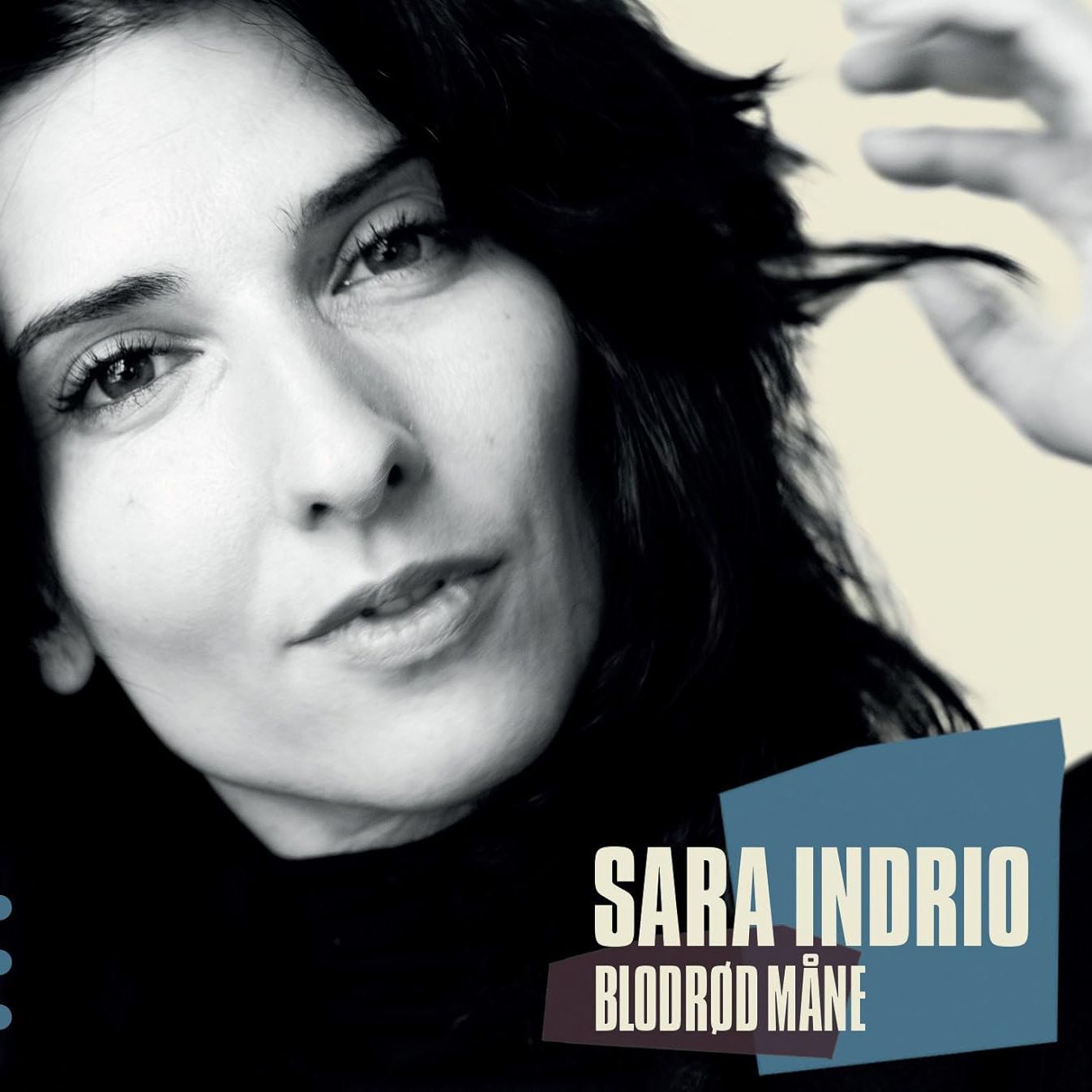 SARA INDRIO - Blodrod Mane