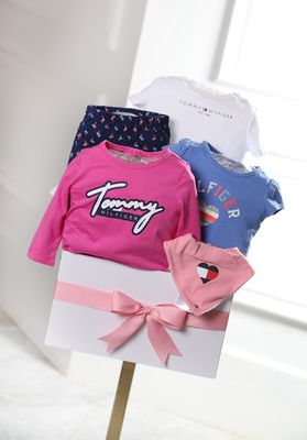 Tommy baby basket
