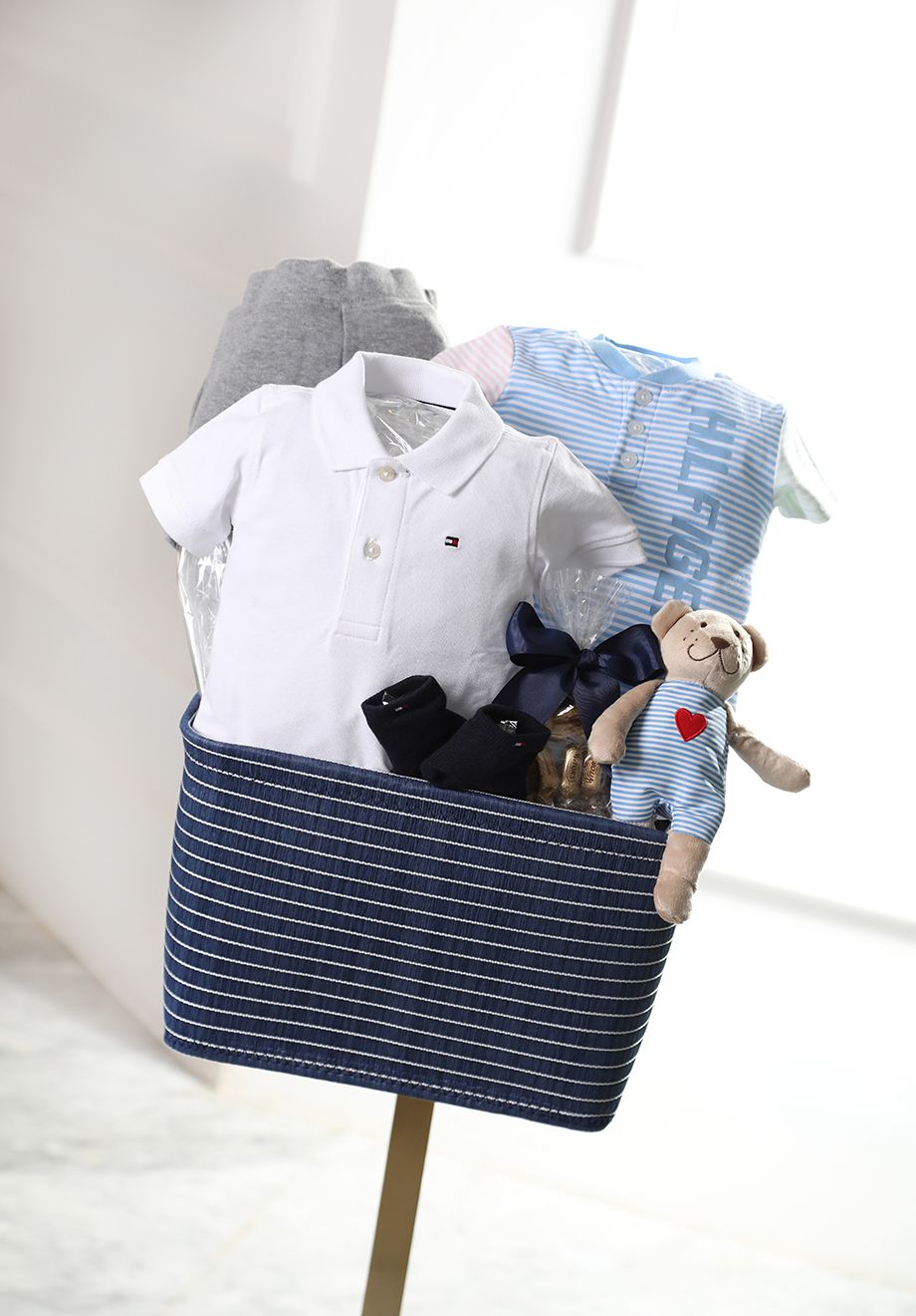 Tommy baby basket
