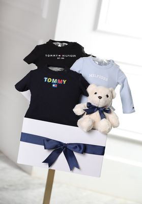 Tommy baby basket
