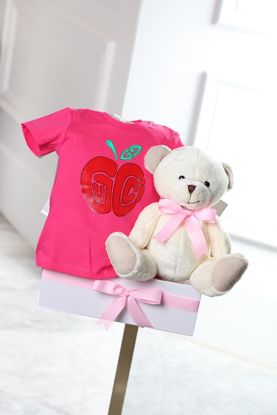 Gucci baby basket