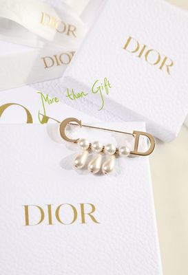 Dior brooch