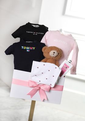 Tommy baby basket