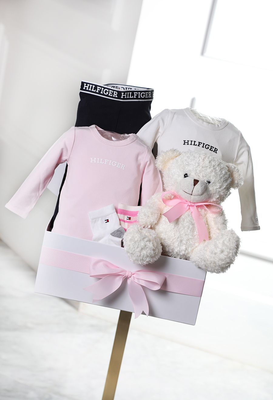 Tommy baby basket