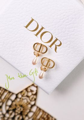 Dior earring