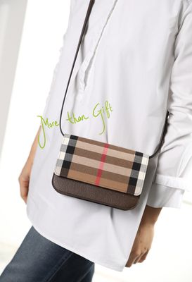 Burberry cross bag