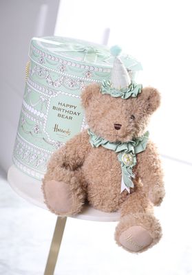 Harrods birthday teddy bear دب يوم الميلاد من هارودز